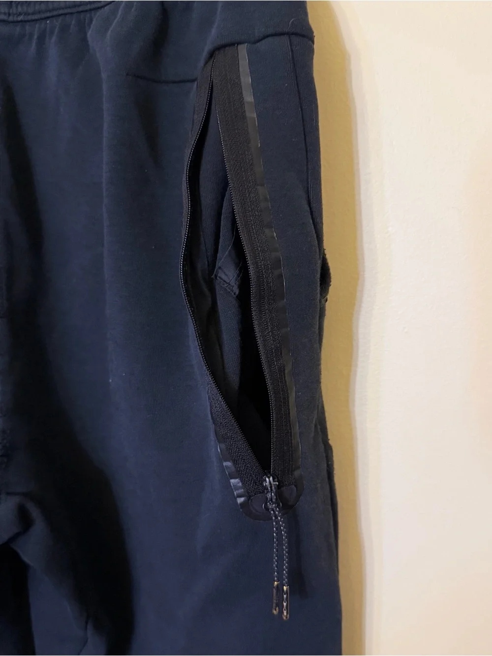Nike Tech Fleece Joggers Sweatpants Black Small Distressed Pockets Drawstring